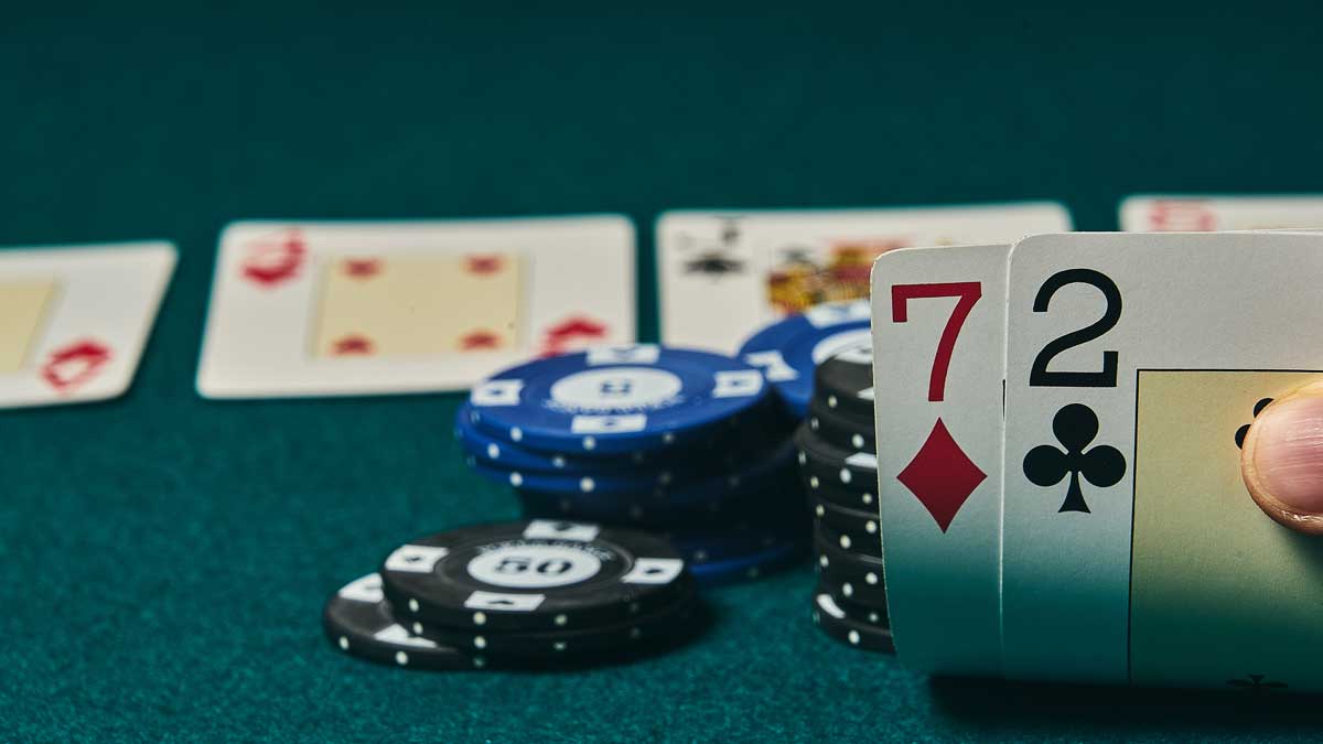 Cách Đánh Cash Poker: Bí Quyết Hiệu Quả Cho Người Chơi Việt Nam image-1731647402466