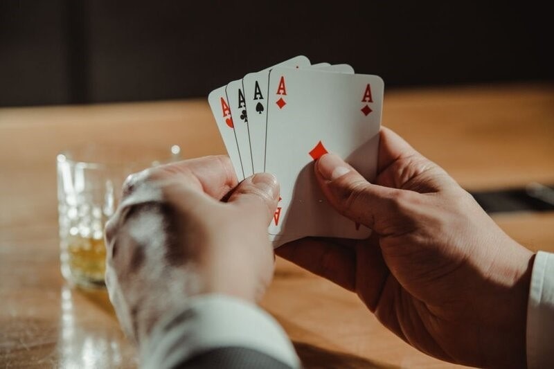 Tứ Quý Có Chặt Được 4 Đôi Thông Không? Giải Đáp Chi Tiết 5 Tứ Quý Có Chặt Được 4 Đôi Thông Không? Giải Đáp Chi Tiết image-1731645169645